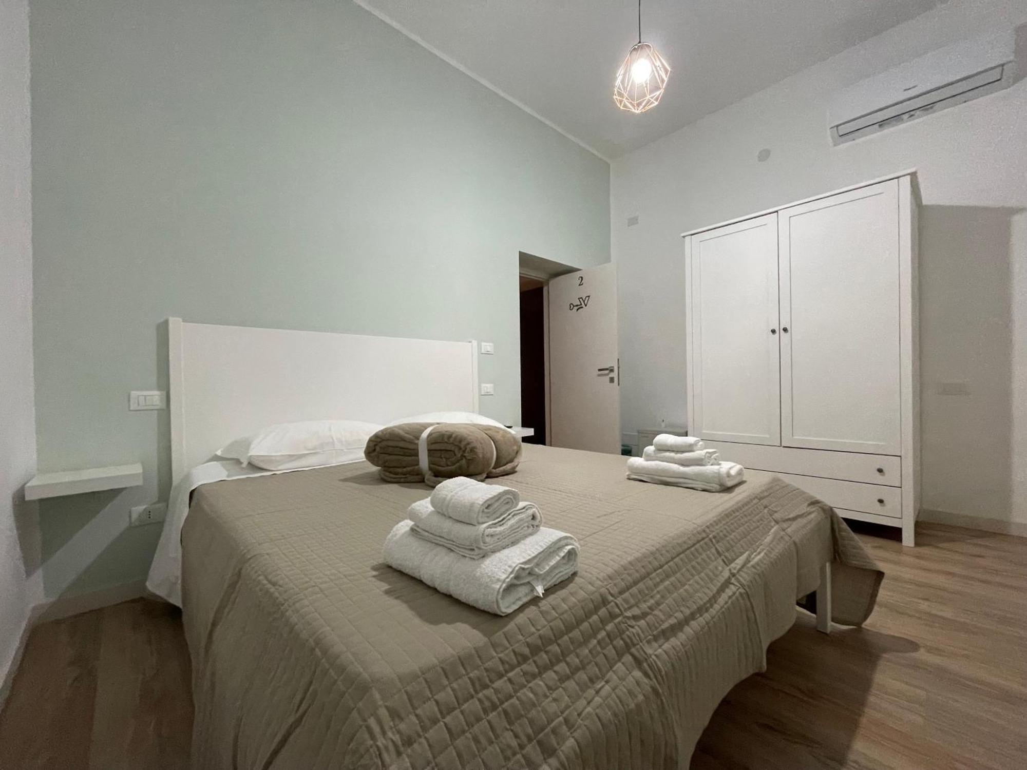 Le Stanze Di Max Bed and Breakfast Termoli Exteriör bild
